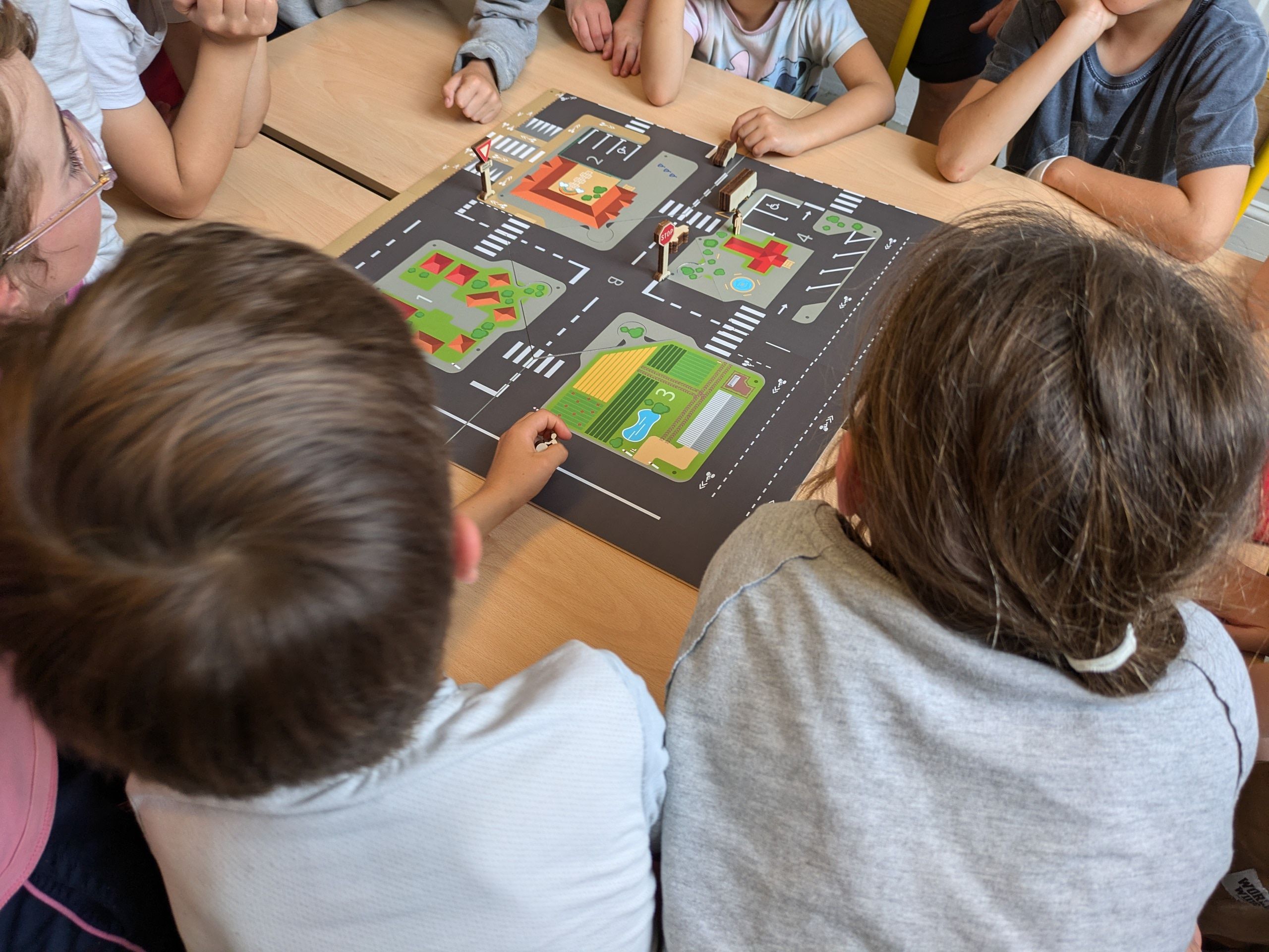 Le Code Vu Du Ciel® – Outil pédagogique sécurité routière – Recherche associé(e) Communication &amp; Stratégie